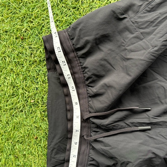 Arc'teryx Men's Black Technical Jogger Pants - Picture 4 of 6